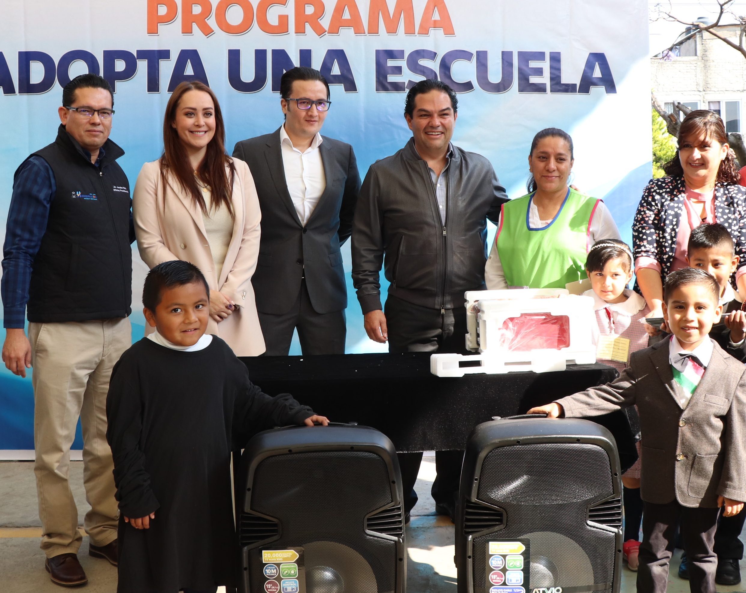 Anuncia Enrique Vargas del Villar que se beneficiara a través del Programa “Adopta Una Escuela”  instituciones educativas desde nivel preescolar hasta superior