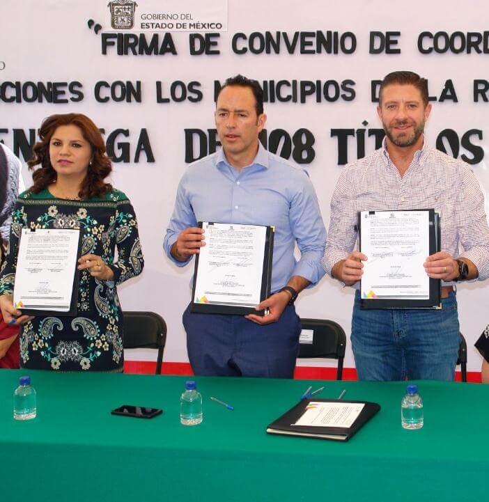 Fueron entregados más de 108 títulos de propiedad y posesión a habitantes de ocho municipios de la región de Valle de Bravo