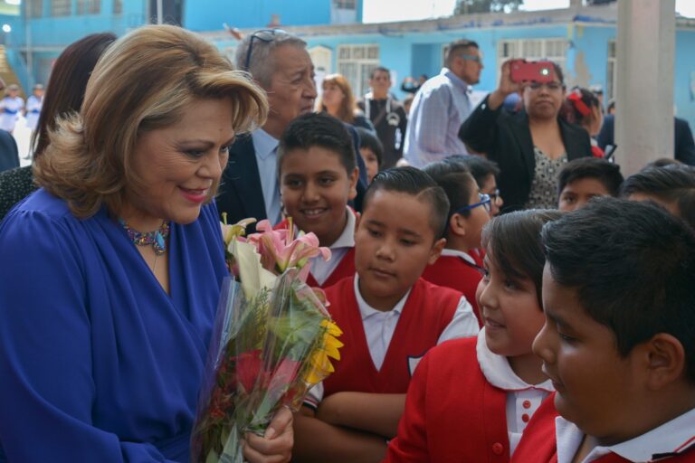 La alcaldesa Ruth Olvera dio a conoce la Convocatoria de Becas del ciclo escolar 2018-2019