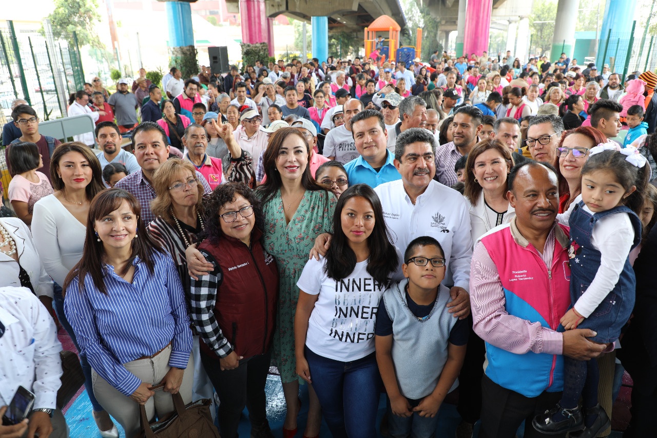 La alcaldesa Patricia Duran anunció la próxima entrega de 18 mil becas para naucalpenses que cursen educación media superior.