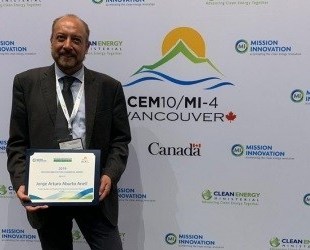 Mexicano recibió el premio Mission Innovation Champions Award, por su trabajo de energías limpias