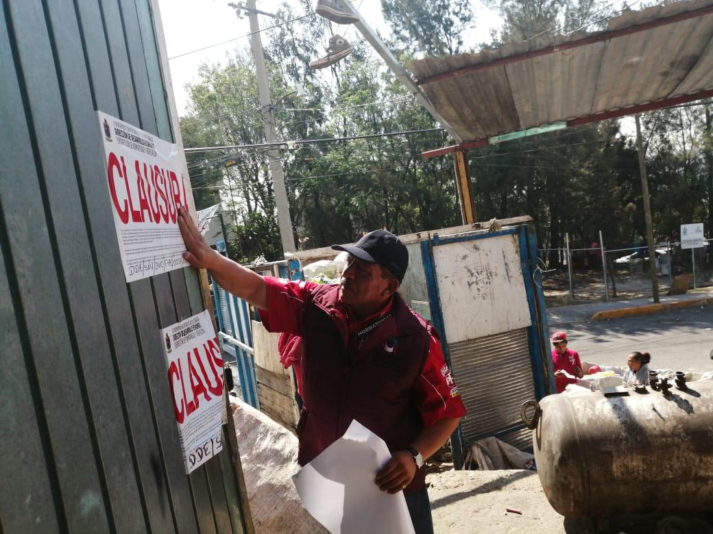 Autoridades atizapenses clausuraron 12 negocios de acopio y separación de materiales reciclables en la colonia Las Águilas