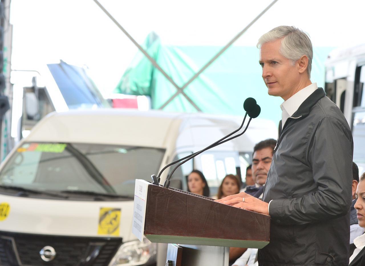 Encabeza mandatario mexiquense banderazo de salida de 135 unidades de transporte público, equipadas con sistemas de seguridad y tecnología amigable con el medio ambiente