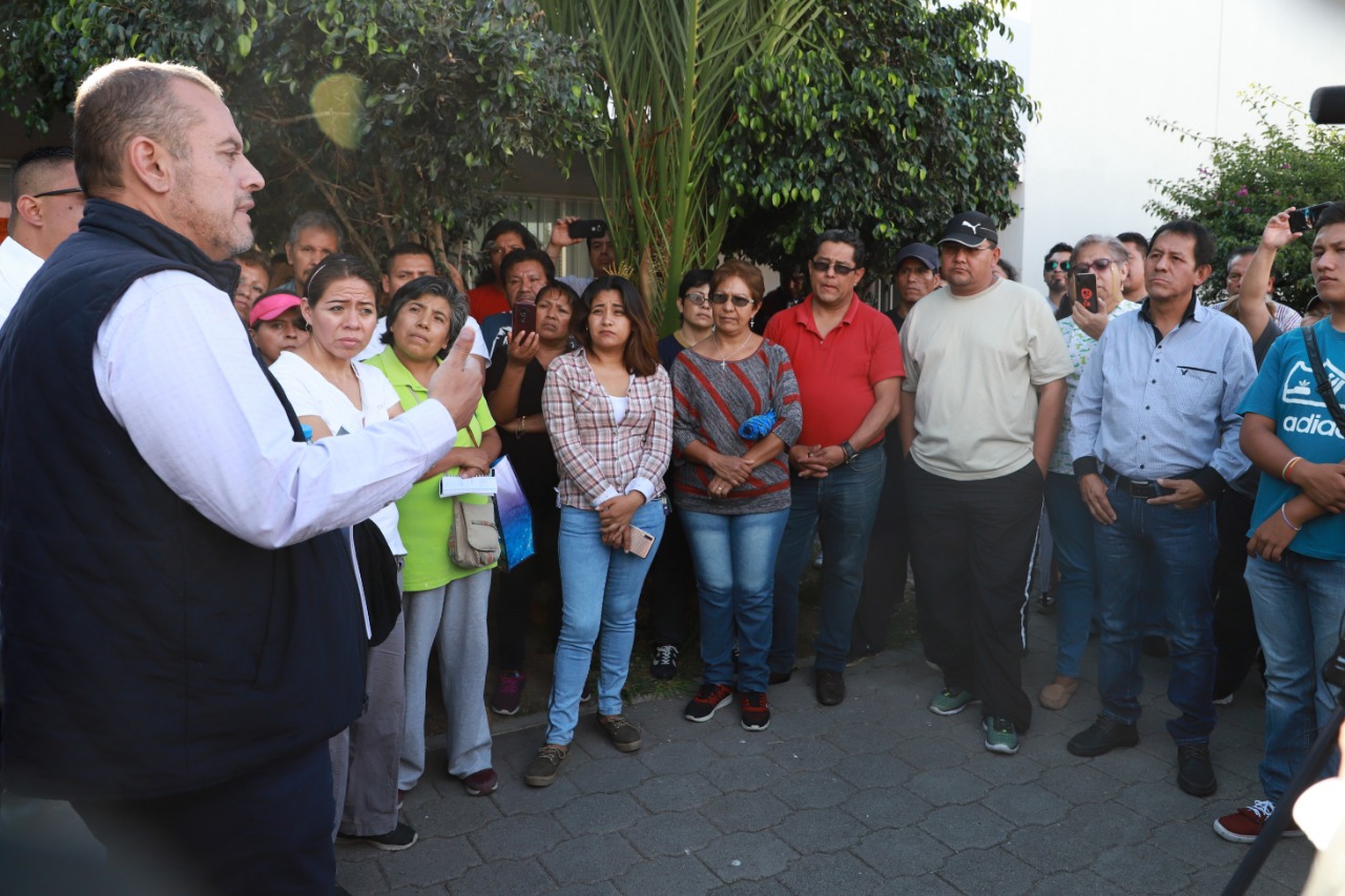 Vecinos de las comunidades de Galaxia y La Guadalupana, se reunieron con el alcalde Ariel Juárez, para establecer un programa de trabajos para el mejoramiento de entrega de agua