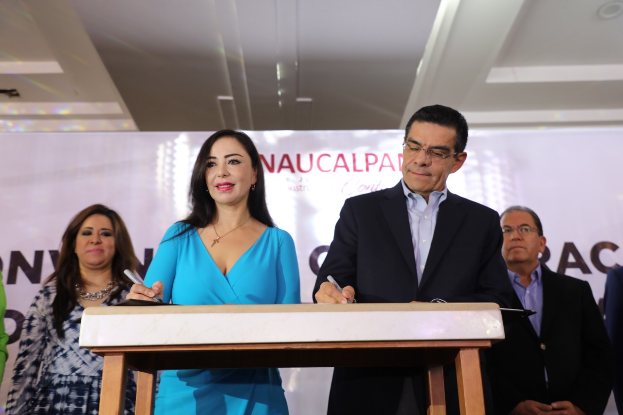 Pactan los gobiernos de Naucalpan y Edoméx simplificar trámites para negocios