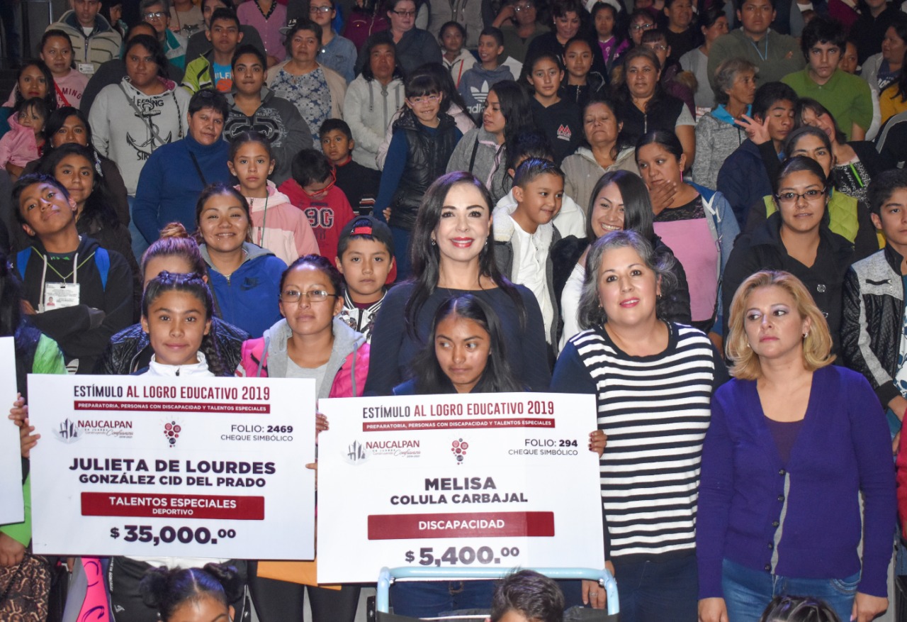 El Gobierno de Naucalpan entregó los Estímulos al Logro Educativo 2019.