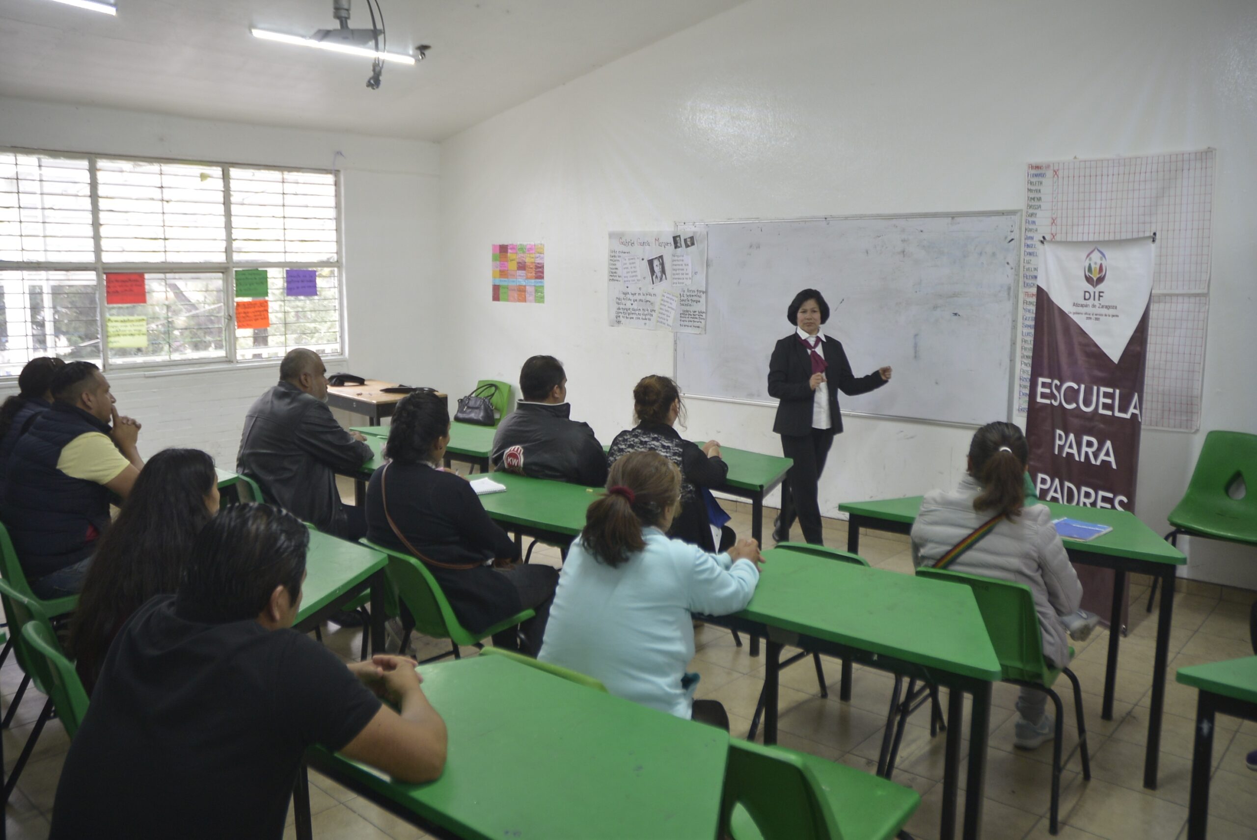 El programa “Escuela para Padres” implementado por el DIF Atizapán de Zaragoza fomenta integración de las familias