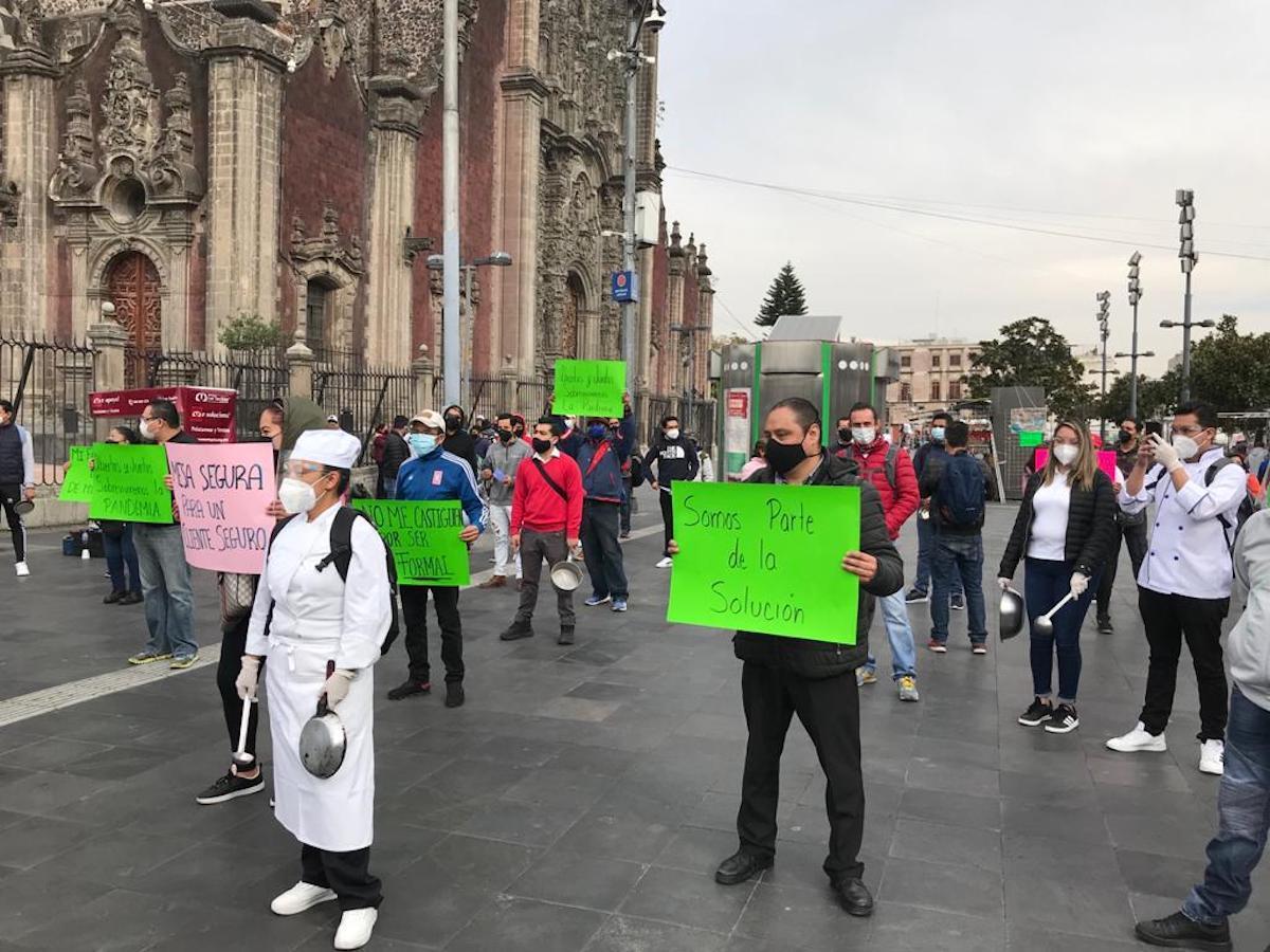 Restauranteros protestan, piden se les permita reabrir