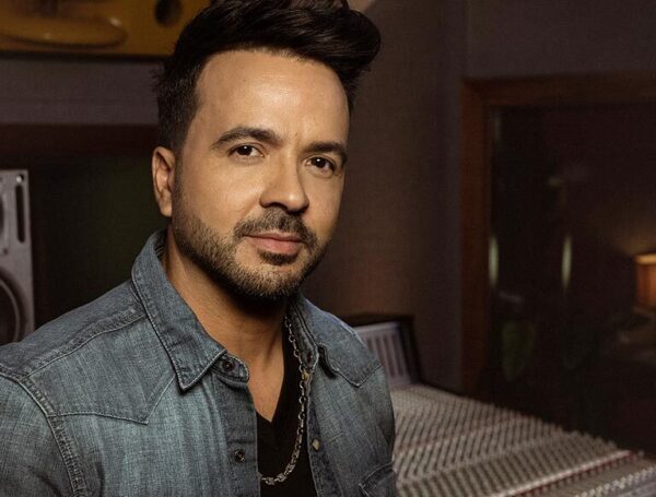 luis-fonsi-02-péndulo