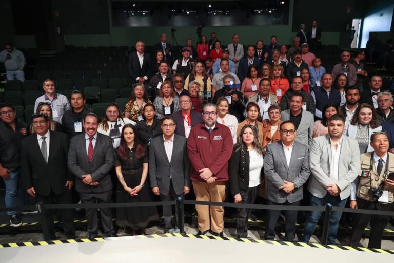 100 periodistas