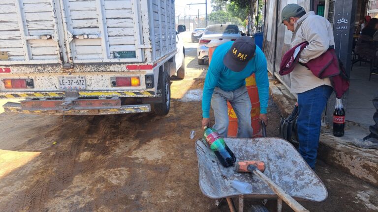 La Paz repara fuga de agua