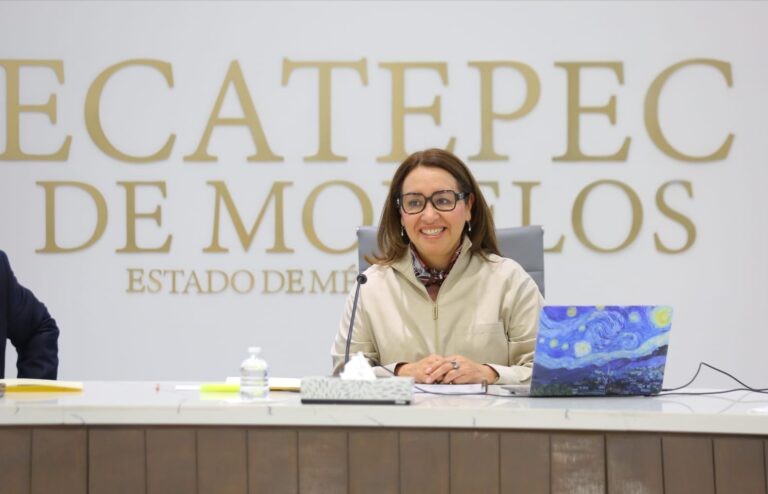 Azucena Cisneros