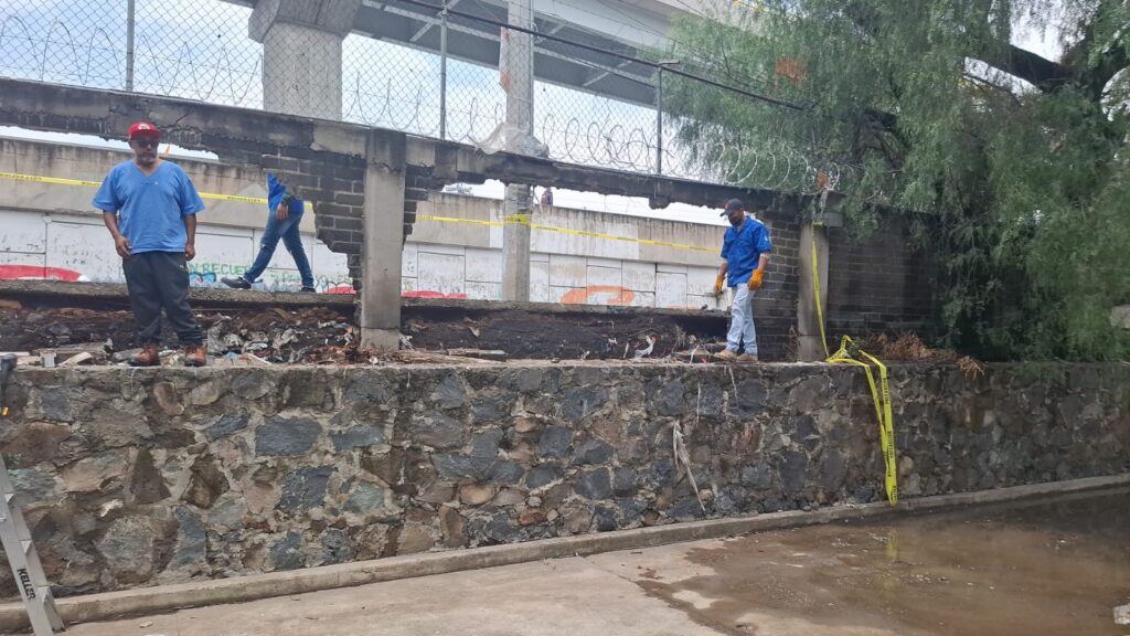 Colapsa barda en hospital IMSS