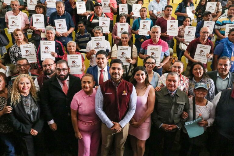 Neza entrega de escrituras