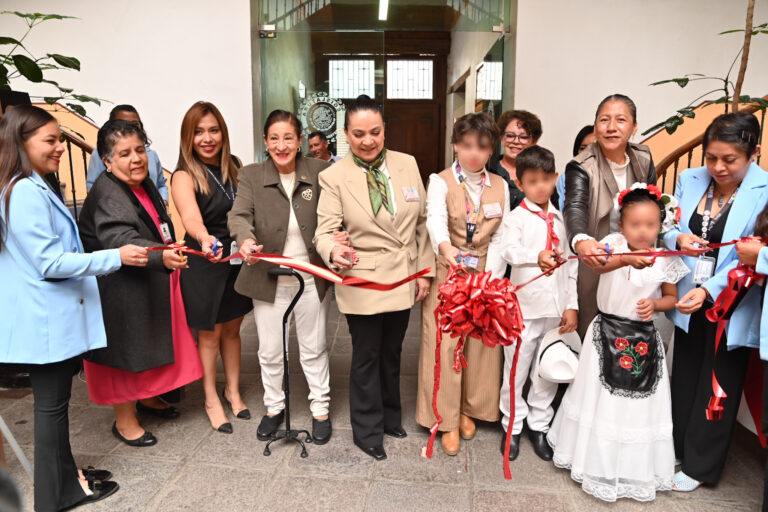 Diputadas inauguran la exposición pictórica "Gabrielle" en la Biblioteca 'Dr. José María Luis Mora', del Poder Legislativo mexiquense