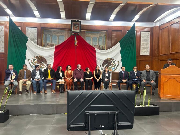 100 periodistas