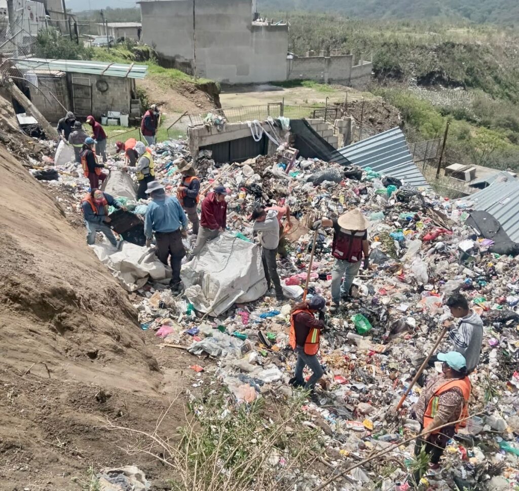 Naucalpan retira 28 toneladas de basura