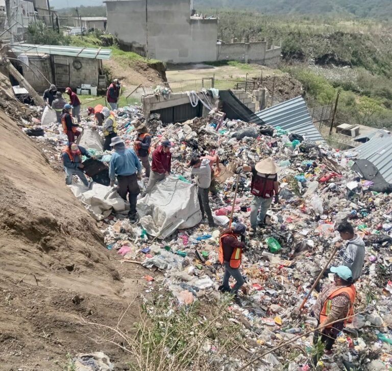 Naucalpan retira 28 toneladas de basura