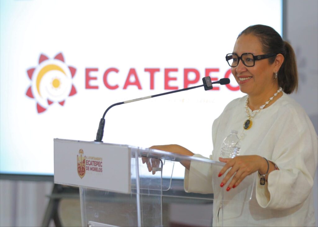 Azucena Cisneros conferencia de prensa