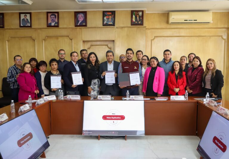 Firma de convenio con INEA Adolfo Cerqueda
