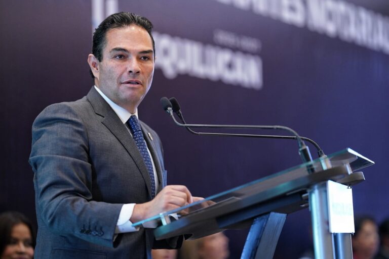 EN EL SENADO LAS Y LOS NOTARIOS TIENEN A UN ALIADO QUE ALZARÁ LA VOZ PARA DEFENDERLOS: ENRIQUE VARGAS