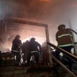 BOMBEROS DE TLALNEPANTLA ATIENDEN OPORTUNAMENTE INCENDIO EN BODEGA DE ABARROTES