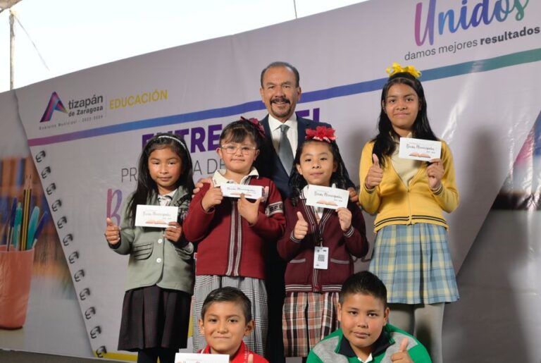 becas educación Atizapán