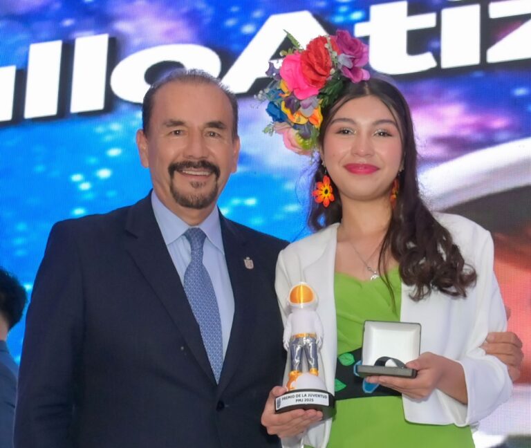 Atizapán reconocimiento de la juventud