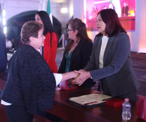 Rosi Wong, la entrega de la Presea al Mérito Civil Municipal