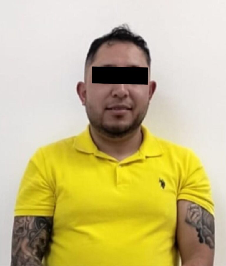 sujeto detenido por portar arma de fuego en tianguis