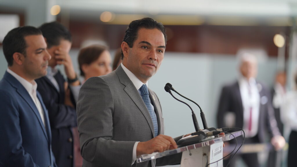 ENRIQUE VARGAS-SENADOR (1)