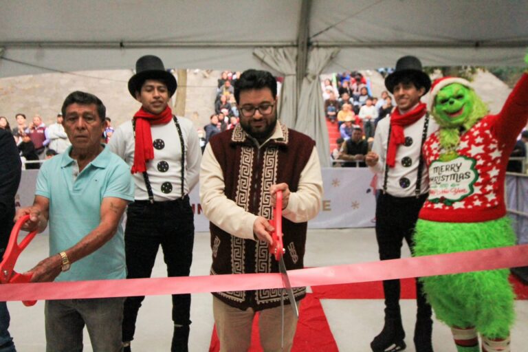 GOBIERNO DE NAUCALPAN INAUGURA DOS PISTAS DE HIELO