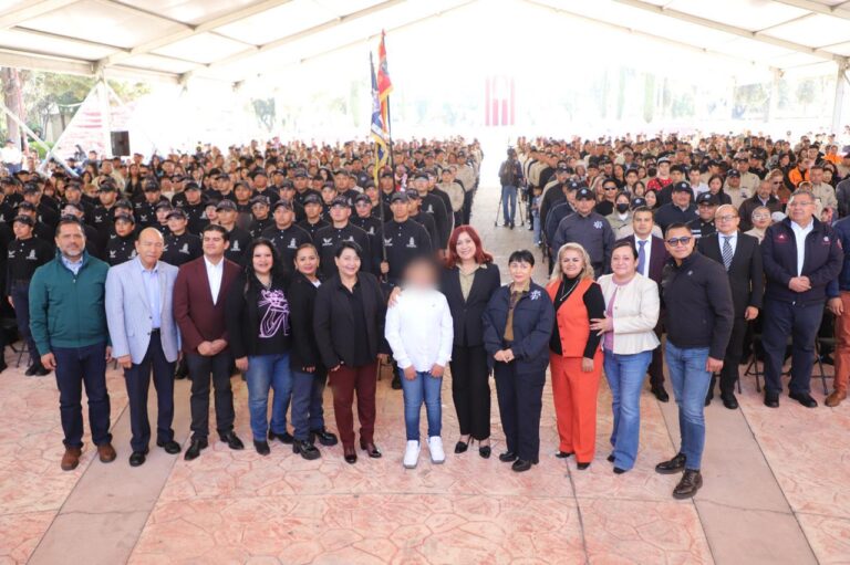 Tecámac reconoce a policías