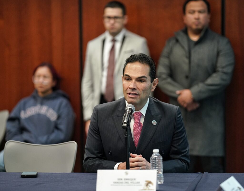 ENRIQUE VARGAS SENADOR (2) (4)