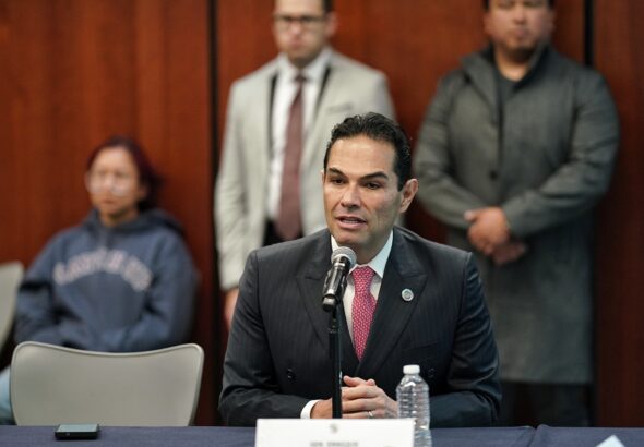 ENRIQUE VARGAS SENADOR (2) (4)