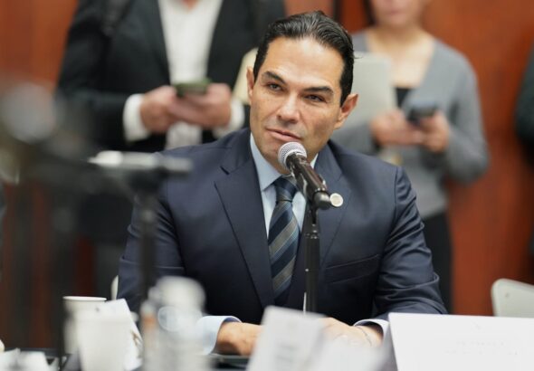 Enrique Vargas-Senador (4)