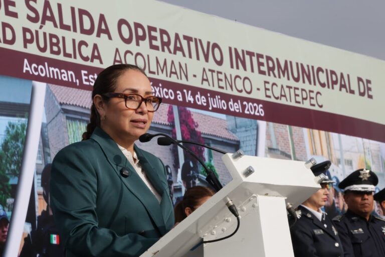 Azucena Cisneros