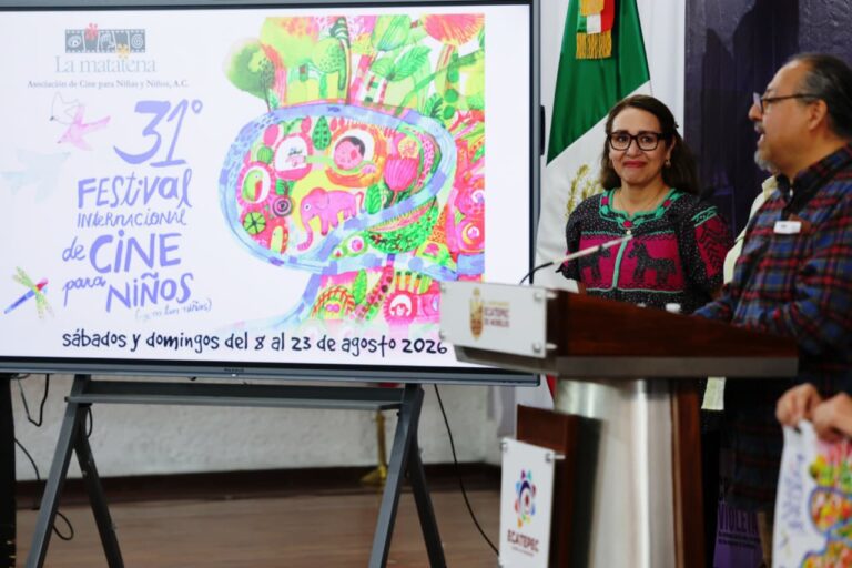 Azucena Cisneros Coss