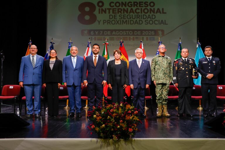 Adolfo Cerqueda Neza, Foro
