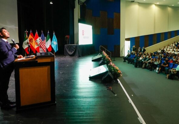 Adolfo Cerqueda Neza, Foro