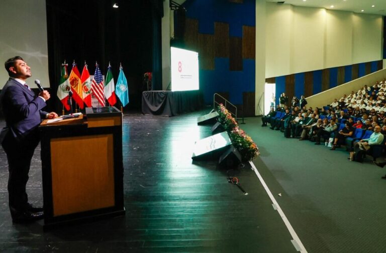 Adolfo Cerqueda Neza, Foro