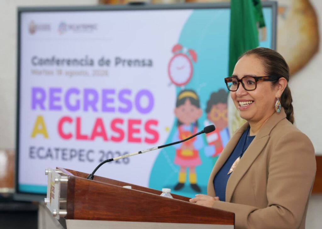 Azucena Cisneros Ecatepec Feria de regreso a clases