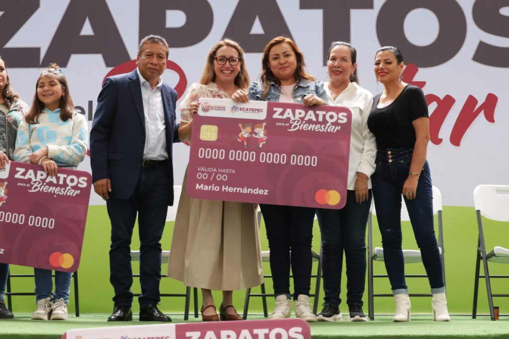 entrega de zapatos en Ecatepec