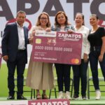 entrega de zapatos en Ecatepec