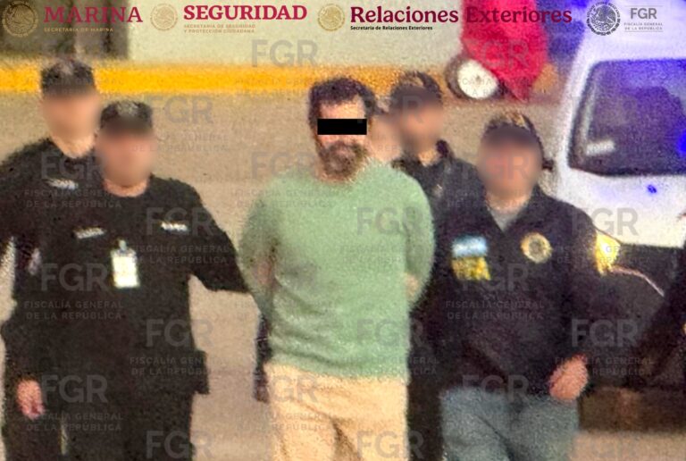 FGR traslada desde Argentina a Fernando “N”, señalado por su posible relación con una red criminal de contrabando y distribución de combustible