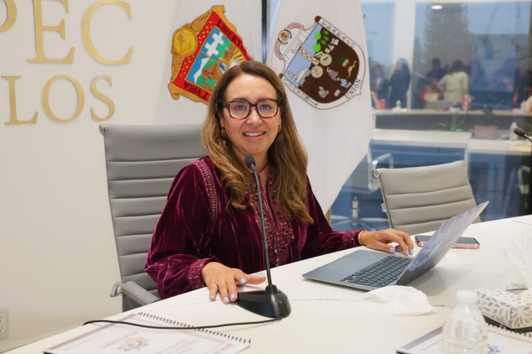 Azucena Cisneros