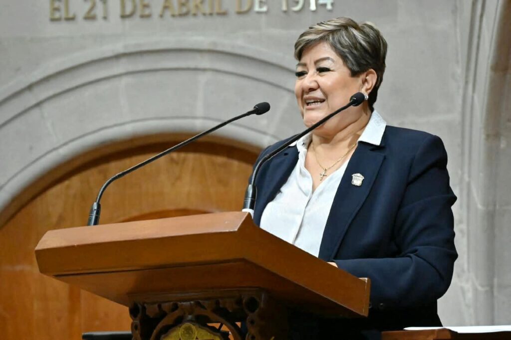Contralora, Hilda Salazar Gil